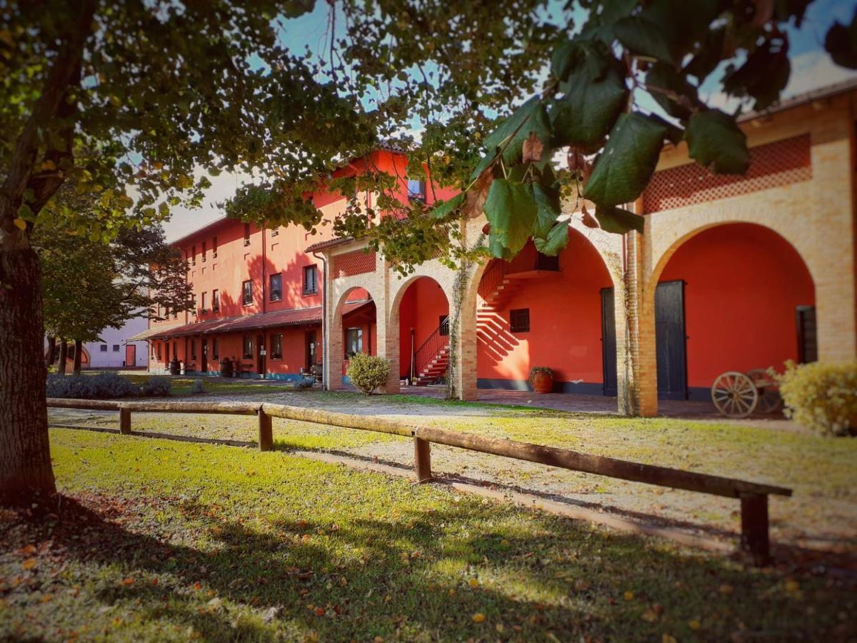 Agriturismo Isola Augusta 팔라쫄로델로스텔라 외부 사진