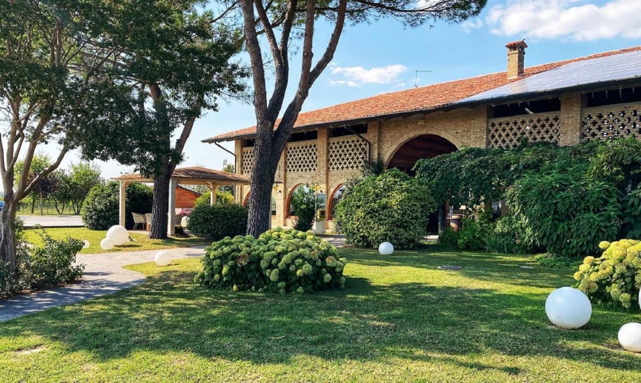 Agriturismo Isola Augusta 팔라쫄로델로스텔라 외부 사진