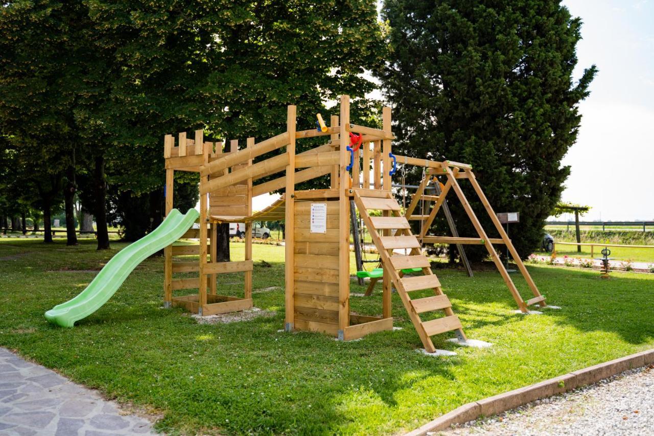 Agriturismo Isola Augusta 팔라쫄로델로스텔라 외부 사진