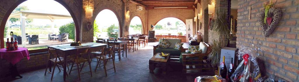 Agriturismo Isola Augusta 팔라쫄로델로스텔라 외부 사진
